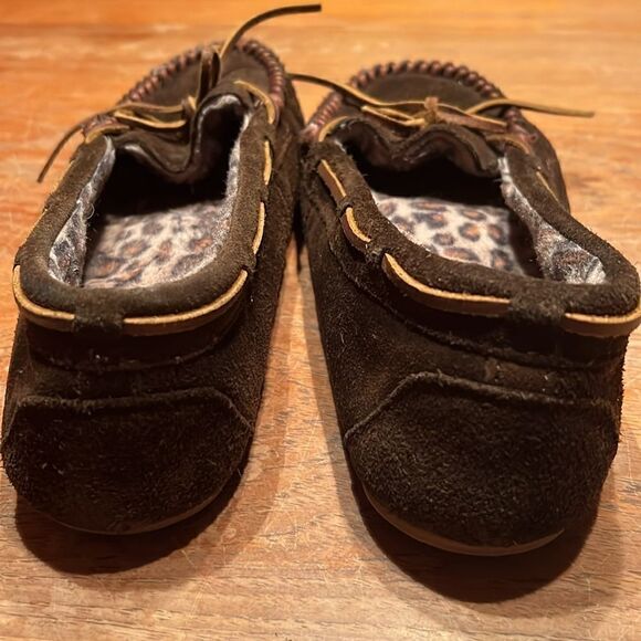 Minnetonka slippers  - Picture 3 of 6